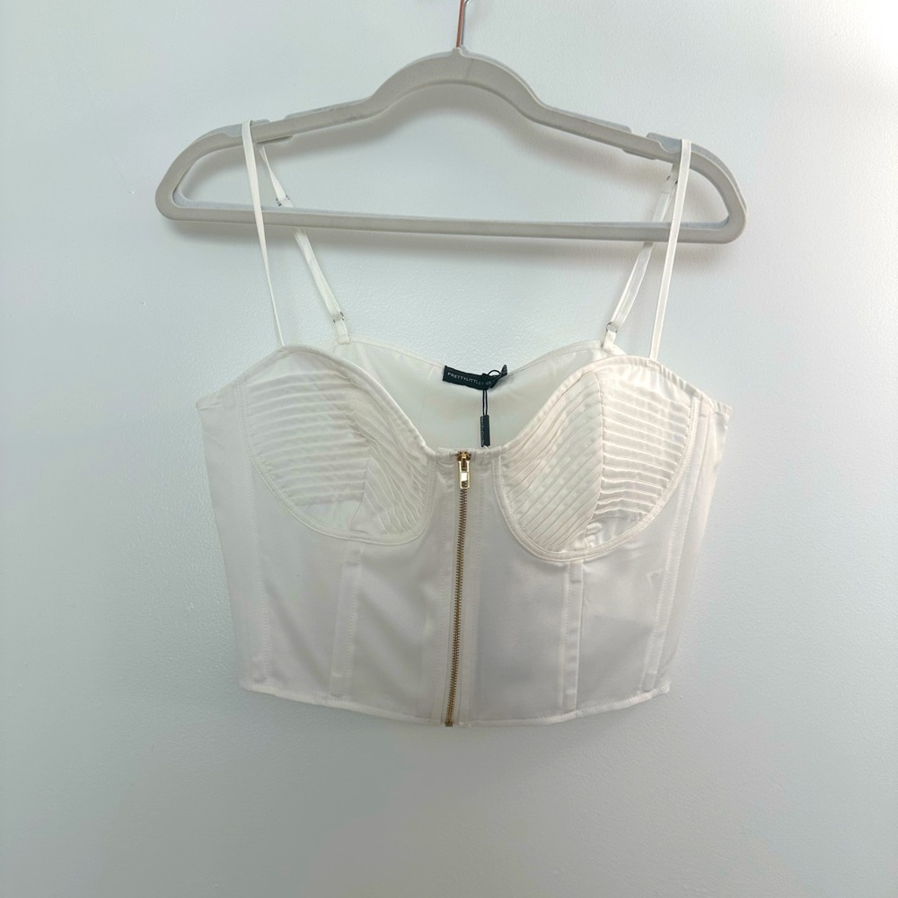 Cute white crop